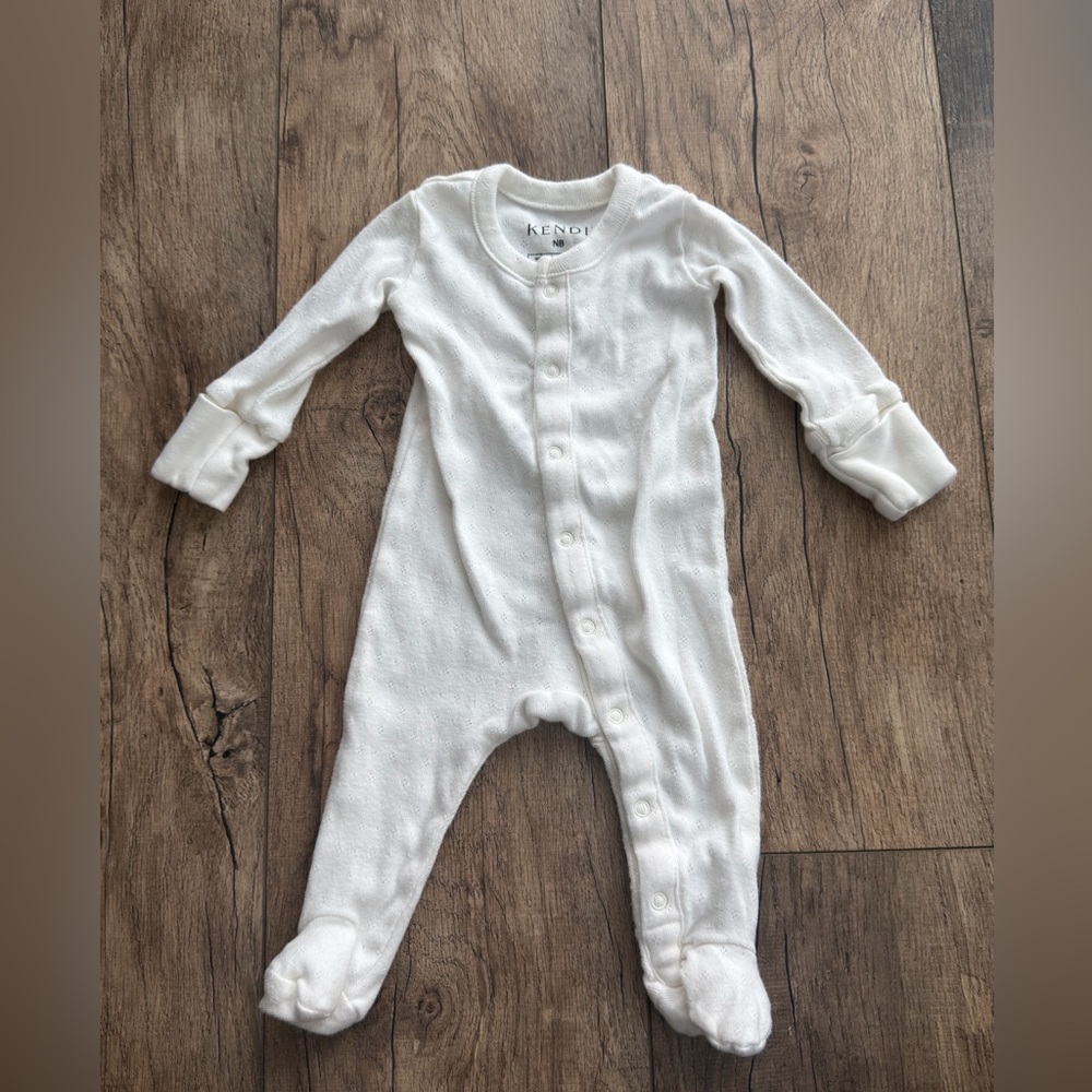 Kendi NB Onesie White